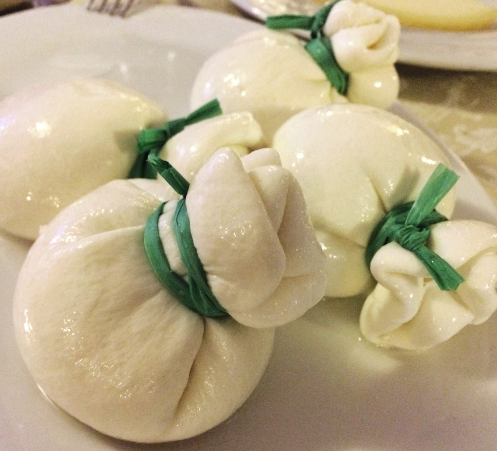 Burrata-cheese-in Gargano